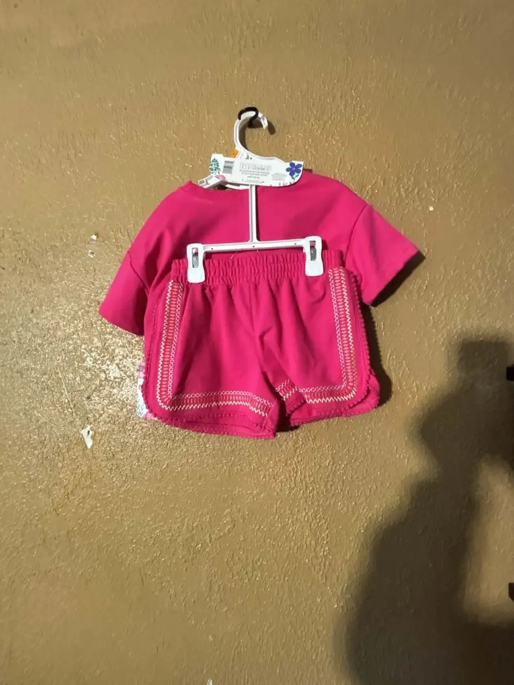 BEARPAW Girls 2-Piece Short Set with Scrunchie Size 4 Hot Pink
